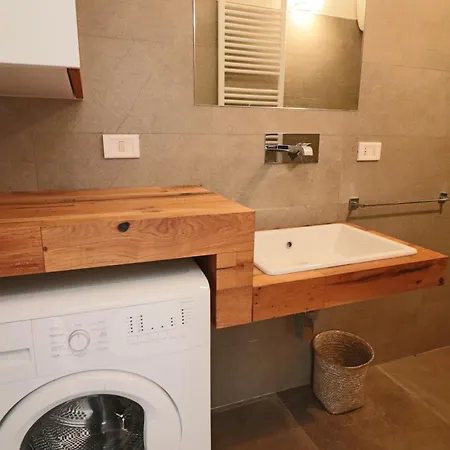 Lucrezia In Appartement *