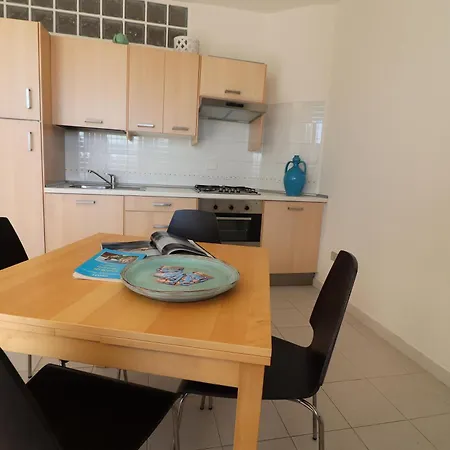Lucrezia In Appartement *