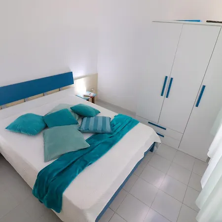 Lucrezia In Appartement