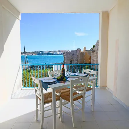 Lucrezia In Appartement *